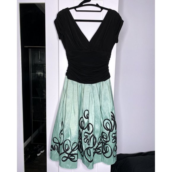 Dressbarn Black & Mint Dress - Size 4 - Picture 5 of 9